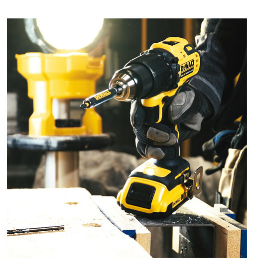 DEWALT 18V XR BRUSHLESS COMPACT COMBI DRILL DRIVER 2 X 2.0AH