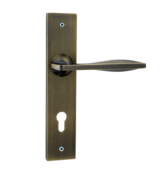 UKEN LEVER HANDLE W/PLATE CLASSIC - 102 