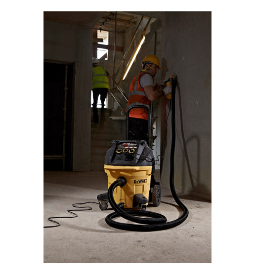 DEWALT 8L CONSTRUCTION DUST EXTRACTOR M CLASS 220V